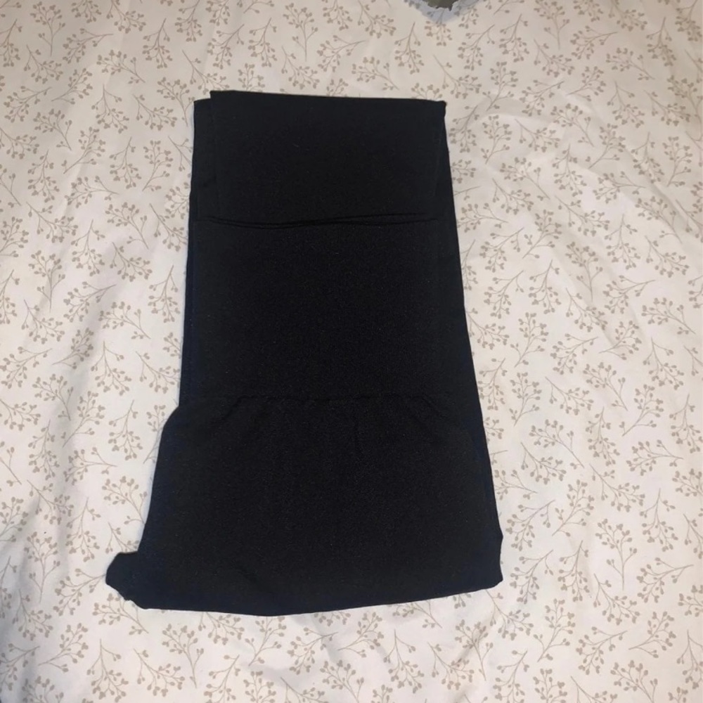 NVGTN BLACK SEAMLESS